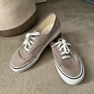 Basically new Vans Authentic shoe